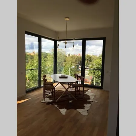 Apartamento 2 Bedroom Mauerpark-apartment, Mitte View Calendar *