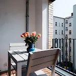 Lägenhet 2 Bedroom Mauerpark-apartment, Mitte View Calendar