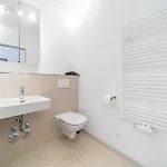 2 Bedroom Mauerpark-apartment, Mitte View Calendar Lägenhet Berlin
