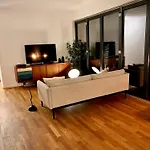 2 Bedroom Mauerpark-apartment, Mitte View Calendar * Berlin