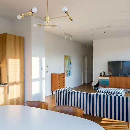 Апартаменты 2 Bedroom Mauerpark-apartment, Mitte View Calendar Берлин