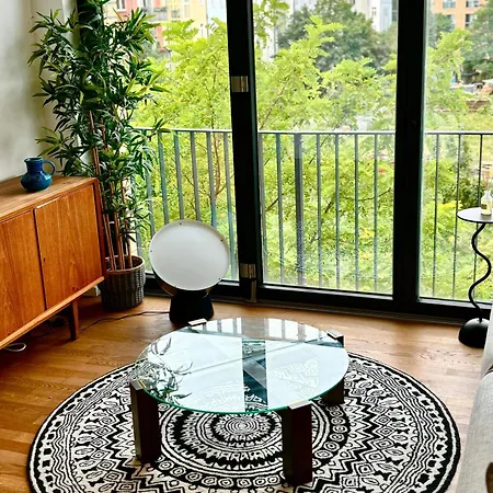 Апартаменты 2 Bedroom Mauerpark-apartment, Mitte View Calendar