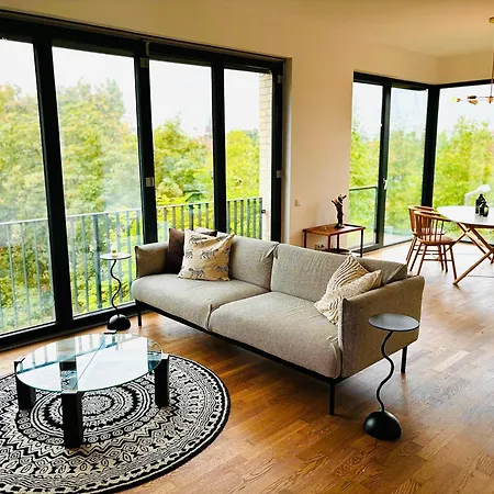 2 Bedroom Mauerpark-apartment, Mitte View Calendar Lägenhet *