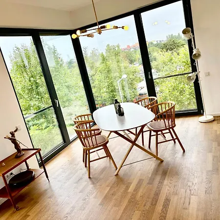 2 Bedroom Mauerpark-apartment, Mitte View Calendar Lägenhet