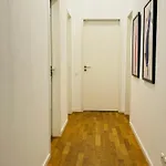 2 Bedroom Mauerpark-apartment, Mitte View Calendar * ベルリン