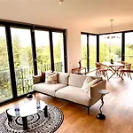 Apartment 2 Bedroom Mauerpark-apartment, Mitte View Calendar *