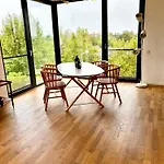 2 Bedroom Mauerpark-apartment, Mitte View Calendar *