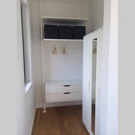 2 Bedroom Mauerpark-apartment, Mitte View Calendar דירה ברלין
