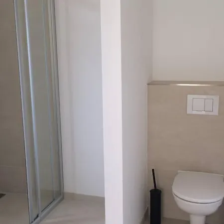 דירה 2 Bedroom Mauerpark-apartment, Mitte View Calendar *