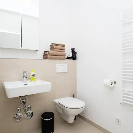 2 Bedroom Mauerpark-apartment, Mitte View Calendar