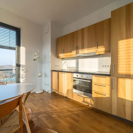 2 Bedroom Mauerpark-apartment, Mitte View Calendar *