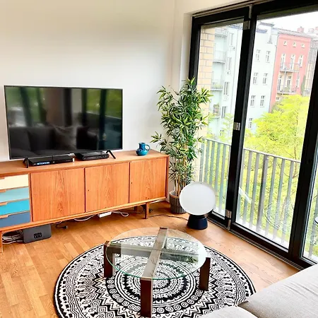 דירה 2 Bedroom Mauerpark-apartment, Mitte View Calendar ברלין