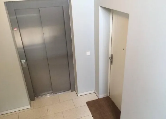 2 Bedroom Mauerpark-apartment, Mitte View Calendar 베를린