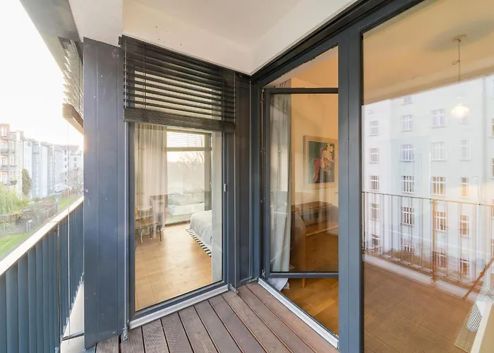 2 Bedroom Mauerpark-apartment, Mitte View Calendar