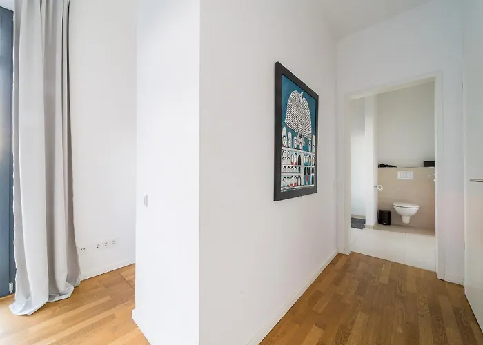 2 Bedroom Mauerpark-apartment, Mitte View Calendar