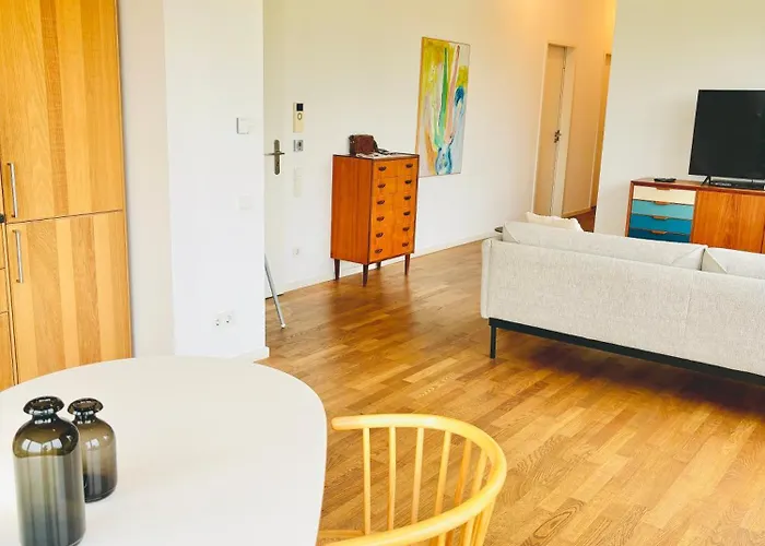 2 Bedroom Mauerpark-apartment, Mitte View Calendar 아파트