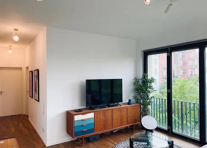 아파트 2 Bedroom Mauerpark-apartment, Mitte View Calendar *