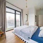 Apartamento 2 Bedroom Mauerpark-apartment, Mitte View Calendar