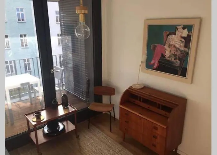 2 Bedroom Mauerpark-apartment, Mitte View Calendar شقة برلين