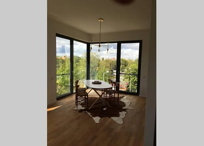 شقة 2 Bedroom Mauerpark-apartment, Mitte View Calendar *