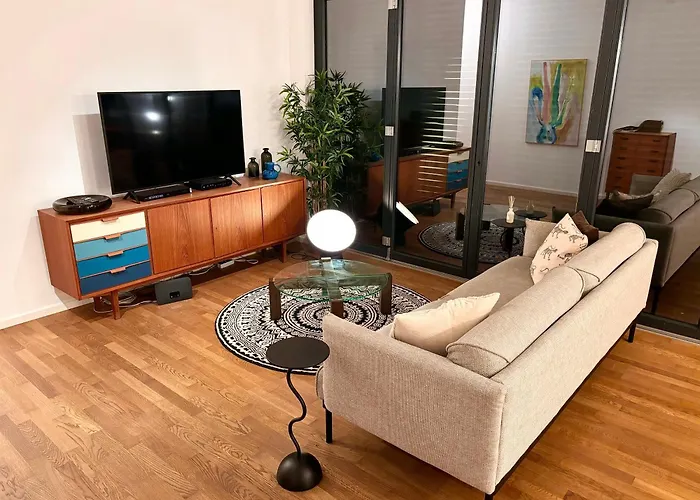 2 Bedroom Mauerpark-apartment, Mitte View Calendar شقة برلين