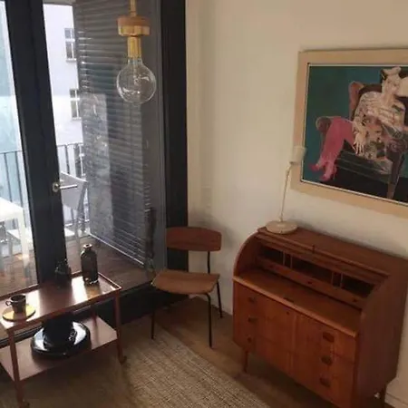 2 Bedroom Mauerpark-apartment, Mitte View Calendar Appartement Berlin