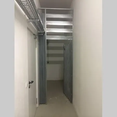 Daire 2 Bedroom Mauerpark-apartment, Mitte View Calendar *