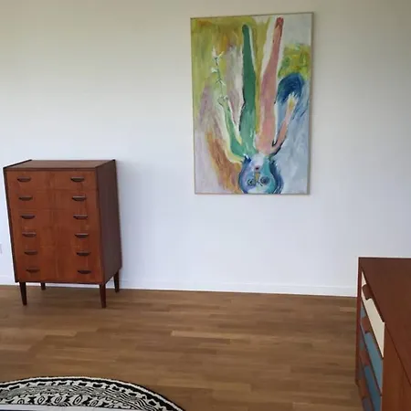 2 Bedroom Mauerpark-apartment, Mitte View Calendar Daire Berlin