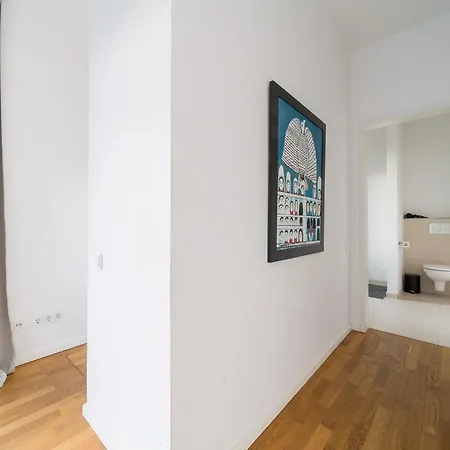 2 Bedroom Mauerpark-apartment, Mitte View Calendar