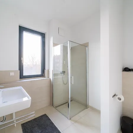 2 Bedroom Mauerpark-apartment, Mitte View Calendar Appartement