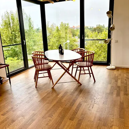 2 Bedroom Mauerpark-apartment, Mitte View Calendar *