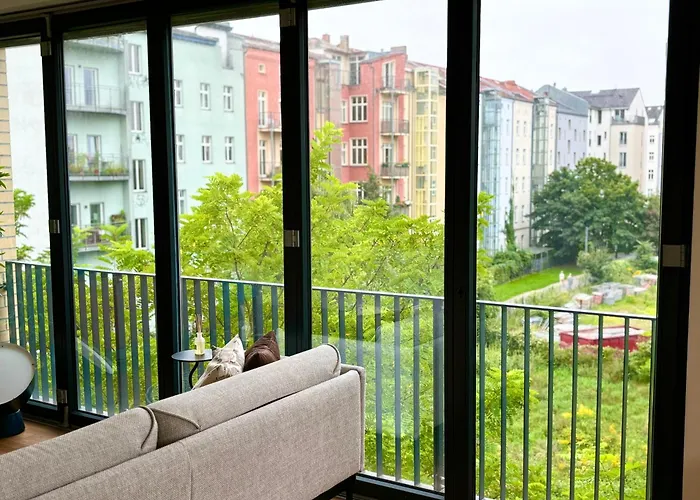 2 Bedroom Mauerpark-apartment, Mitte View Calendar Apartamento Berlín