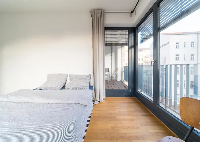 2 Bedroom Mauerpark-apartment, Mitte View Calendar Berlín