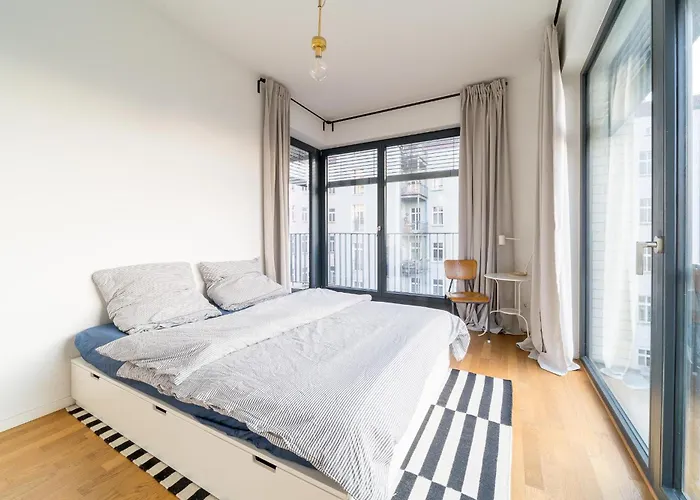 2 Bedroom Mauerpark-apartment, Mitte View Calendar Apartamento Berlín