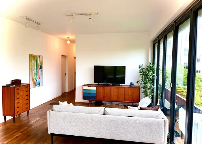 2 Bedroom Mauerpark-apartment, Mitte View Calendar Berlín